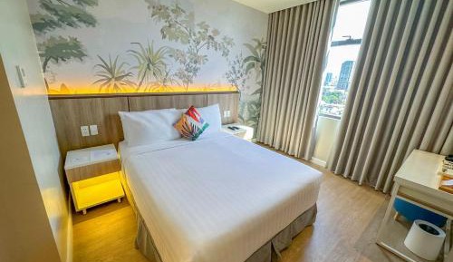 Deluxe Queen Room