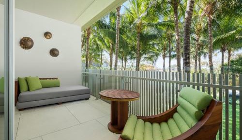 Wonderful Garden Escape, Guest room, 1 King, Balcony