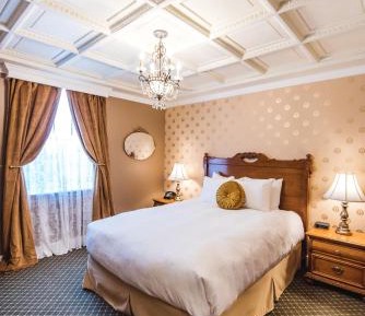 Queen Room