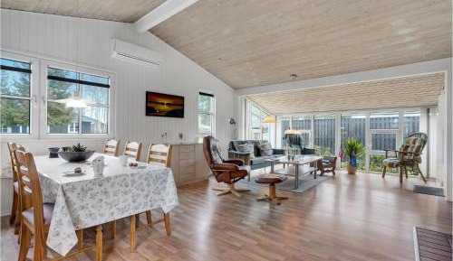 Three-Bedroom Holiday Home 