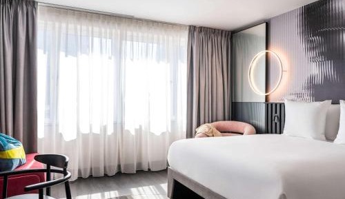 Superior Queen Room with Single Sofa Bed