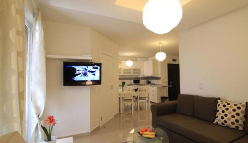Deluxe One-Bedroom Apartment with Balcony 