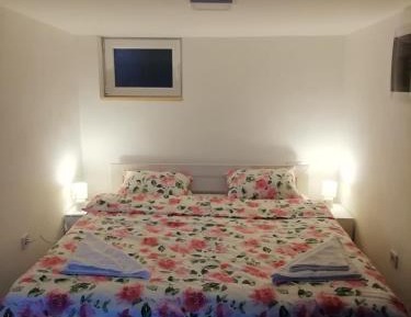 King Studio with Sofa Bed