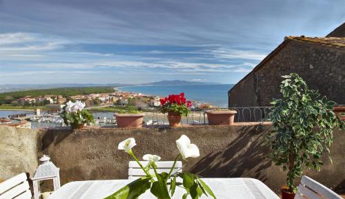 Two-Bedroom Apartment with Terrace and Sea View - Split Level