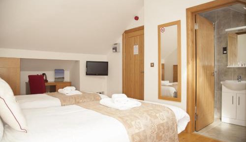 Twin Room with Shower