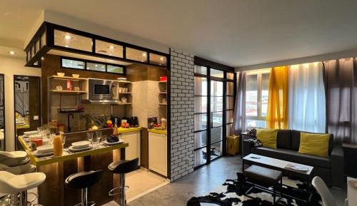 One-Bedroom Apartment