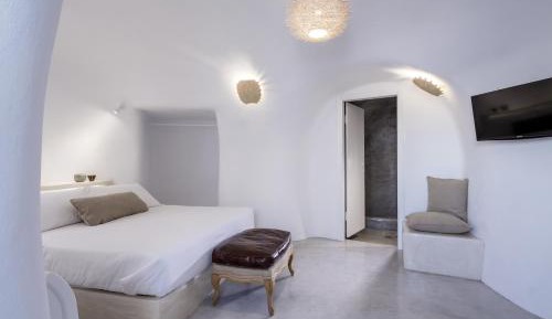 Aqua Dream Villa with Mini Indoor Cave Pool and Partial View