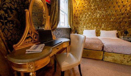 Deluxe Quadruple Room