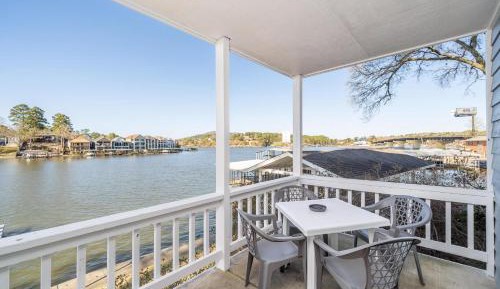 King Studio with Lake View - Upper floor