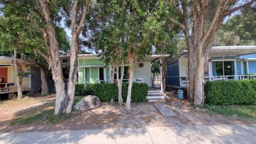 Deluxe Bungalow