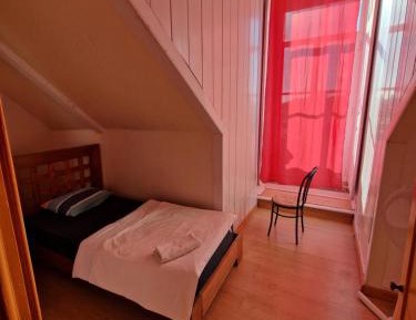 Single Room with Shared Bathroom