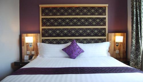 Deluxe King Suite