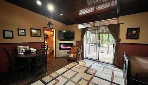 Bungalow with Patio