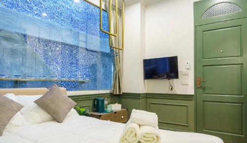 Deluxe Queen Room