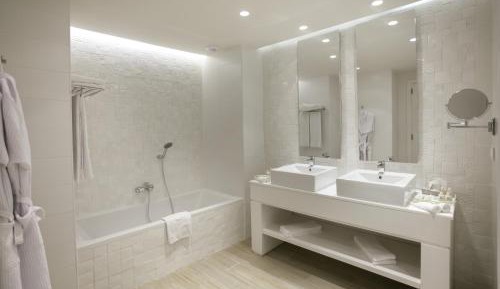 Suite Sea View With Double Whirlpool Bath on an outdoor sea view terrace