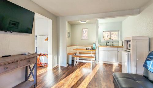Suite with Mountain View