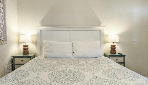 Deluxe Double Room with Mountain View - Ground Level
