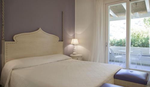 Classic Double Room with Garden View