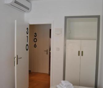 Single Room with Shared Bathroom