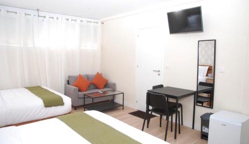 Quadruple Room with Private Bathroom