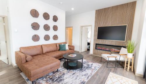 Deluxe King Suite