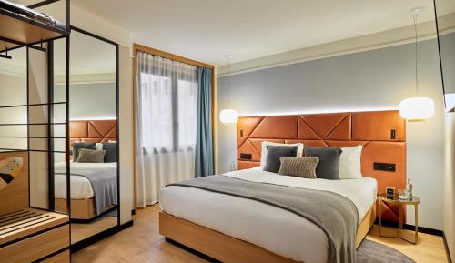 Premium King Room