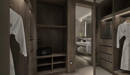 One Bedroom Deluxe Suite