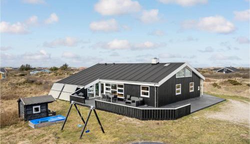 Five-Bedroom Holiday Home