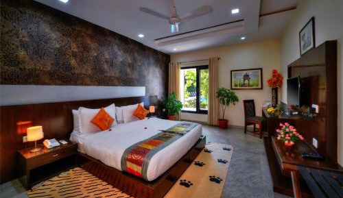 Superior Double or Twin Room with Pool View