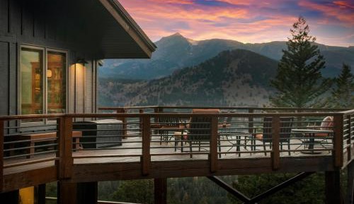 Four-Bedroom Holiday Home