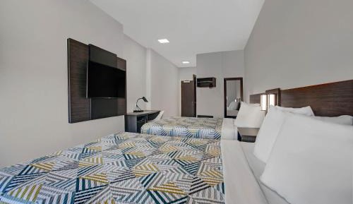 Deluxe Queen Room with Two Queen Beds