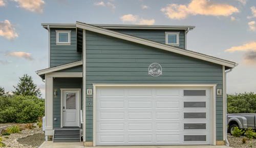 Three-Bedroom Holiday Home 