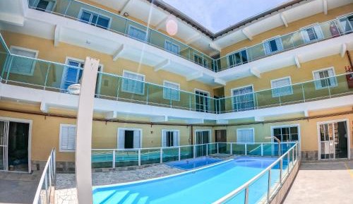 Apartment with Pool View 