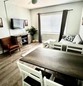 Deluxe One Bedroom Queen with Kitchen and Sofa Bed