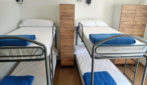 Single Bed in Mixed Dormitory Room