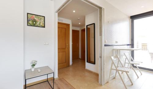 Apartment with Mountain View