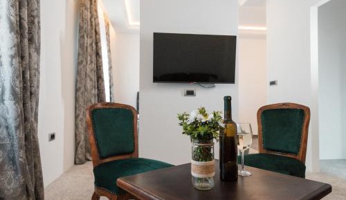 Deluxe Double Room with Extra Bed