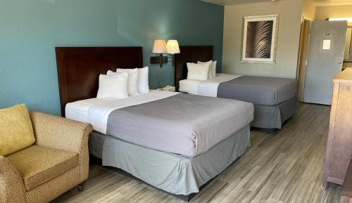 Queen Room with Two Queen Beds - Non-Smoking