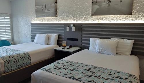 Standard Queen Room with Two Queen Beds and Gulf View (No Resort Fee)