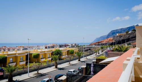 Three-Bedroom Townhouse with Sea View