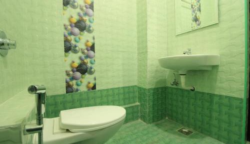 Deluxe Double Room (2 Adults + 1 Child)