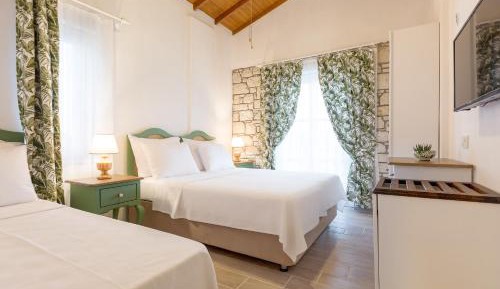 Triple Room with Balcony