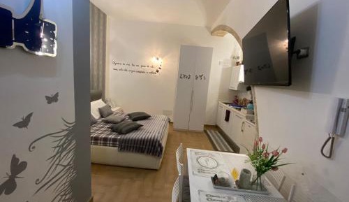Deluxe Studio