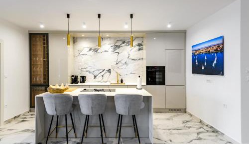 Digital Nomads Package - Three-Bedroom Apartment with Free Office Equipment