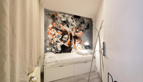 Single Room with Shared Bathroom