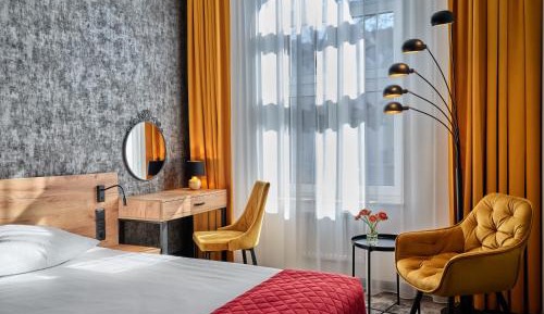 Queen Room