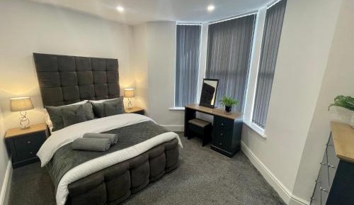 delux suite with spa bath and hot tub garden 