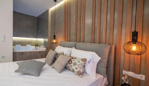 Suite with Hot Tub