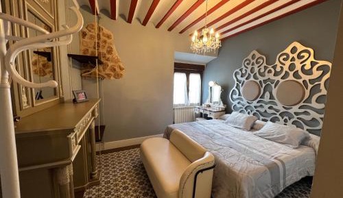 Deluxe King Suite