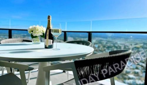 Luxury Two-Bedroom Apartment with Sky Partial Ocean View